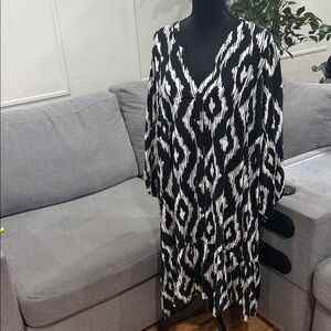 torrid Black and White Midi Dress with Ikat Print 4x